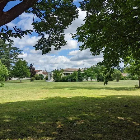 Maison Confortable Avec Jardin Privatif, Internet, Parking - Fr-1-653-112 Holiday home *