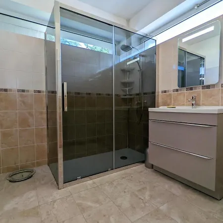 Prázdninový dům Maison Confortable Avec Jardin Privatif, Internet, Parking - Fr-1-653-112