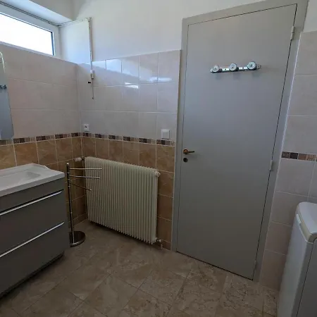 Maison Confortable Avec Jardin Privatif, Internet, Parking - Fr-1-653-112