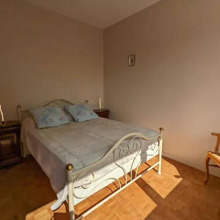 Prázdninový dům Maison Confortable Avec Jardin Privatif, Internet, Parking - Fr-1-653-112