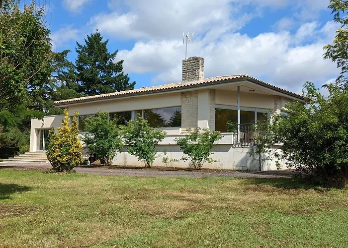Maison Confortable Avec Jardin Privatif, Internet, Parking - Fr-1-653-112 Agris